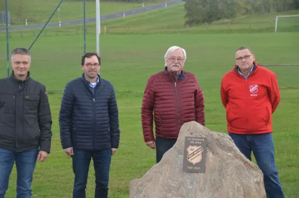 Gedenkstein-Enthüllung und Vorstellung Werbetafel